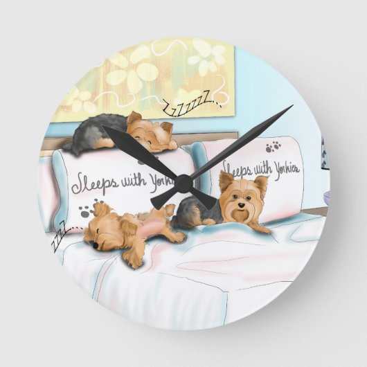 Catia Cho著ヨークシャーテリアの睡眠 ラウンド壁時計 (正面)