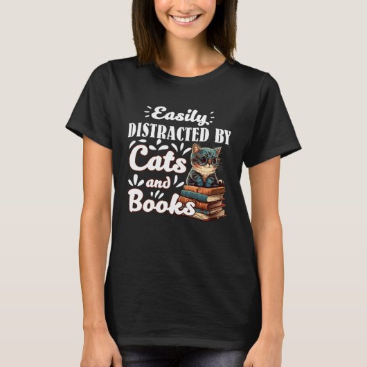 Cats and Books Bookworm Cat  Reading fans Catfans  Tシャツ (正面)