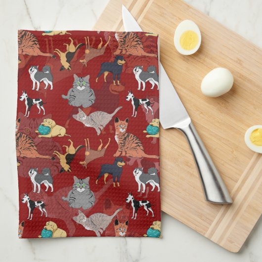 Cats And Dogs Pattern Design On Red キッチンタオル (四つ折り)