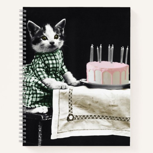 Cats celebrating a birthday with cake and candles ノートブック (正面)
