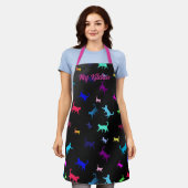Cats Rainbow Patternスクリプト文字 エプロン (着用した状態)
