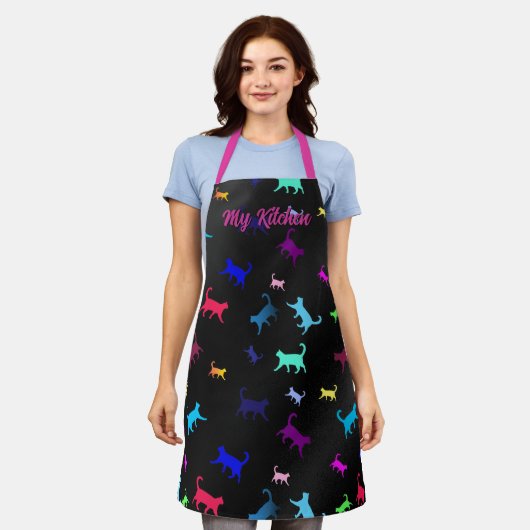 Cats Rainbow Patternスクリプト文字 エプロン (着用した状態)