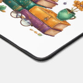 Cats Reading Books Cozy Library Scene デスクマット (コーナー)