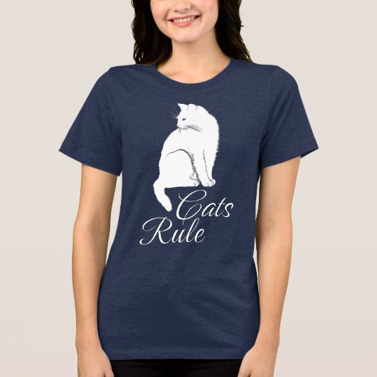 「Cats Rule」と書かれた美しい白猫の座像 トライブレンドTシャツ (正面)