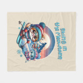 Cats skiing in the Meowtains フリースブランケット (正面(横))