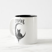 「CATSPIRE:ゴシック様式の月と猫のマグカップデザイン ツートーンマグカップ (正面左)