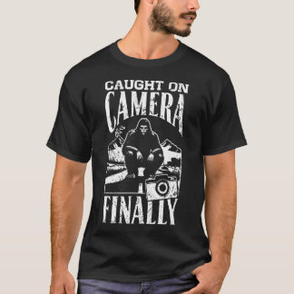 Caught On Camera Finally Funny Bigfoot Sasquatch G Tシャツ