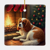 Cavalier King Charles by the Fireplace Christmas セラミックオーナメント (裏面)