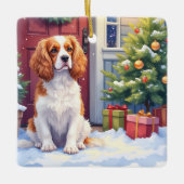 Cavalier King Charles Spaniel Snowy Christmas セラミックオーナメント (正面)