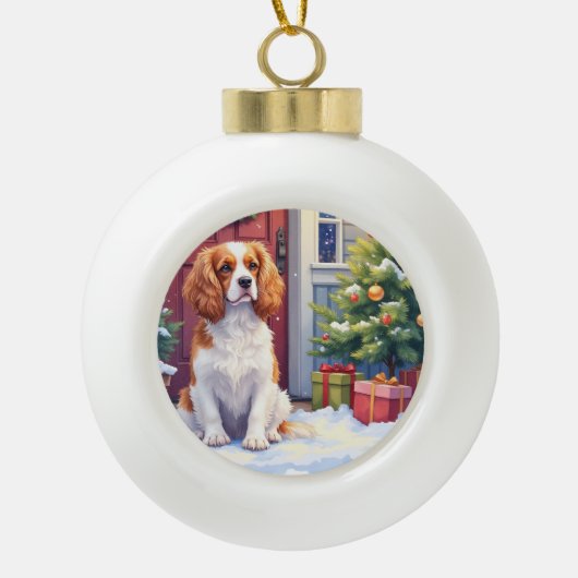 Cavalier King Charles Spaniel Snowy Christmas セラミックボールオーナメント (正面)
