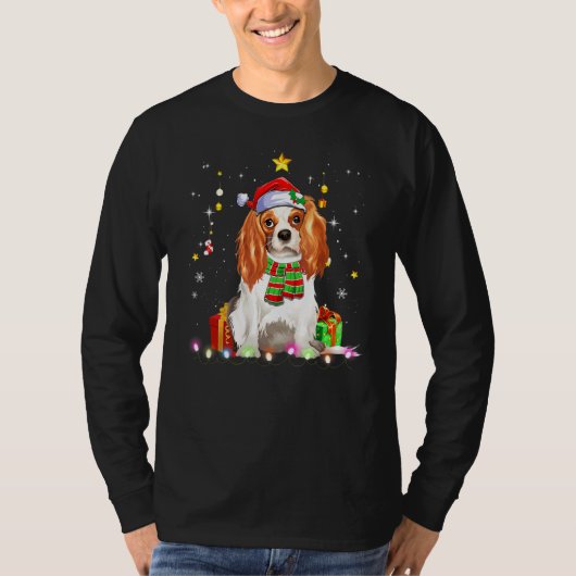 Cavalier King Dog Santa Christmas Tree Lights Xmas Tシャツ (正面)