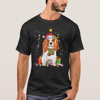 Cavalier King Dog Santa Christmas Tree Lights Xmas Tシャツ