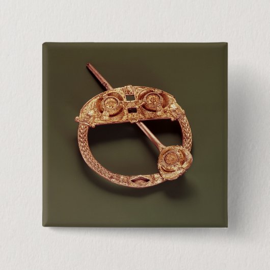 CavanからのCavanまたは「女王」のブローチ、 缶バッジ (正面)