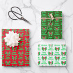 Cavapoo Christmas Dog & Green Bow 3カラーウェイ ラッピングペーパーシート<br><div class="desc">赤いクリスマスの紙抽象芸術パターンと緑の弓とCavapoo犬のシルエット。ハッピークリスマスを好きなもの置き換えて。</div>