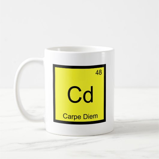 CD - Carpe Diem化学要素の記号のおもしろいなティー コーヒーマグカップ (左)