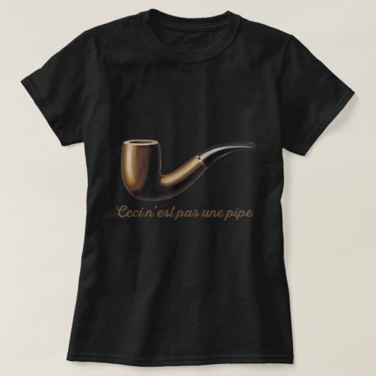 Ceci N'Est Pas Une Pipe – これはパイプアートTではない Tシャツ (デザイン正面)