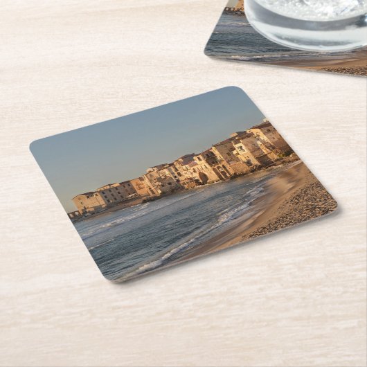 Cefaluのシシリーの海岸の町 スクエアペーパーコースター (アングル)