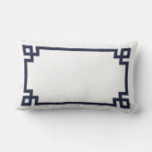 CEJネイビーとコーラルのギリシャ鍵スクリプトMonogram ランバークッション (裏面)