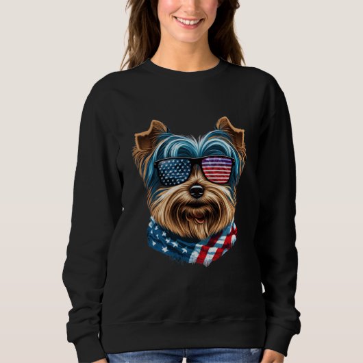 Celebrate USA with a Yorkshire Terrier in Sunglass スウェットシャツ (正面)