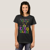 Celebrate With a Slice of King Cake Mardi Gras Tシャツ (正面フル)