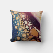 Celestial Fluid Marble in Midnight Gold クッション (正面)