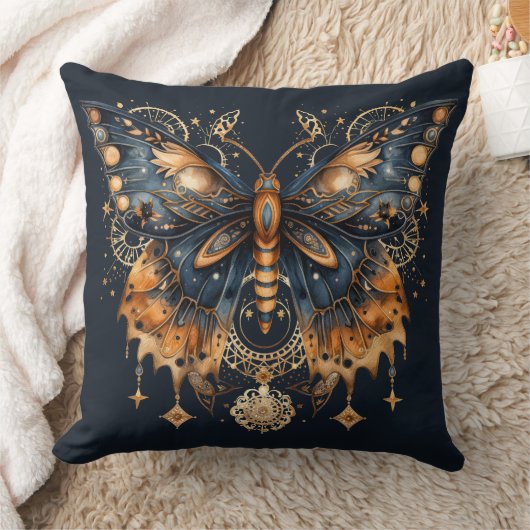 Celestial Moth – Golden Moon Throw Pillow クッション (ブランケット)