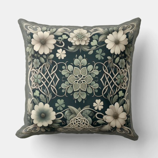 Celtic Clover Floral Charm クッション (正面)