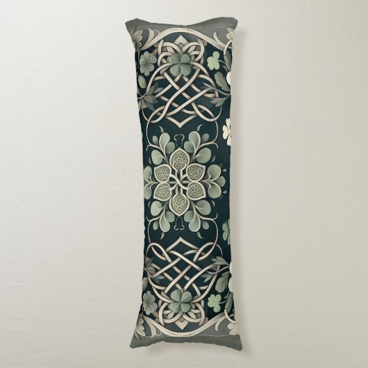 Celtic Clover Floral Charm ボディピロー (正面縦)