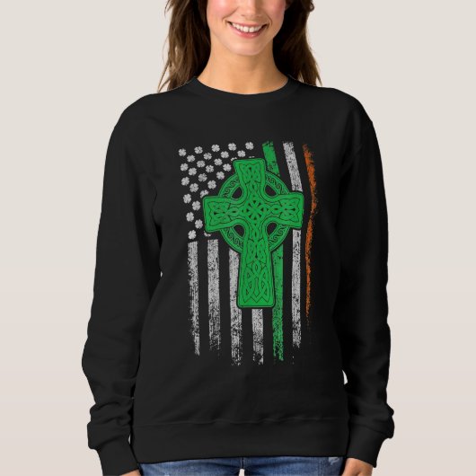 Celtic Cross Irish American Flag St Patrick's Day スウェットシャツ (正面)