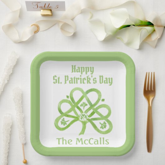 Celtic Green Watercolor Shamrock NAME St Patricks  ペーパープレート (ウェディング)