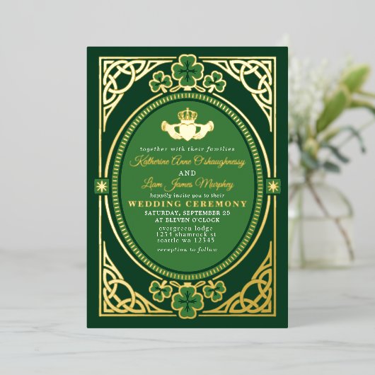 Celtic Knot Claddagh Shamrock Wedding Green 箔招待状 (立ち正面)