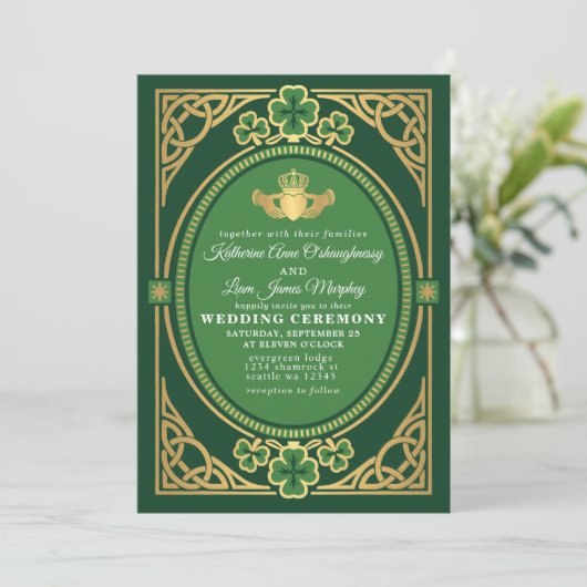 Celtic Knot Claddagh Shamrock Wedding Green Photo 招待状 (スタンド正面)