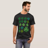 Celtic Knot Shamrocks Clover St. Patricks Day  Tシャツ (正面フル)