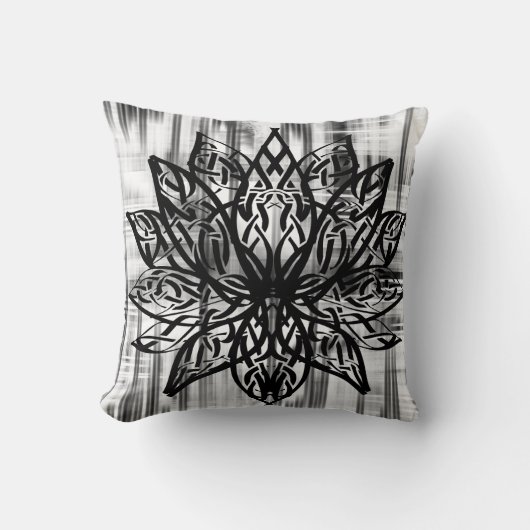 Celtic Lotus Mandala – Minimalist Black and White  クッション (正面)