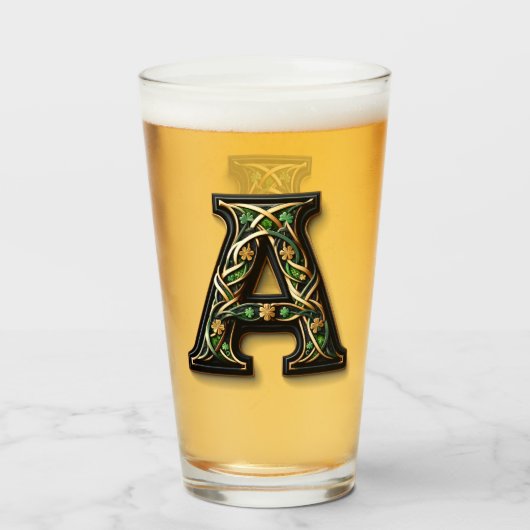 Celtic Monogram Pint Glass タンブラーグラス (ドリンク正面)