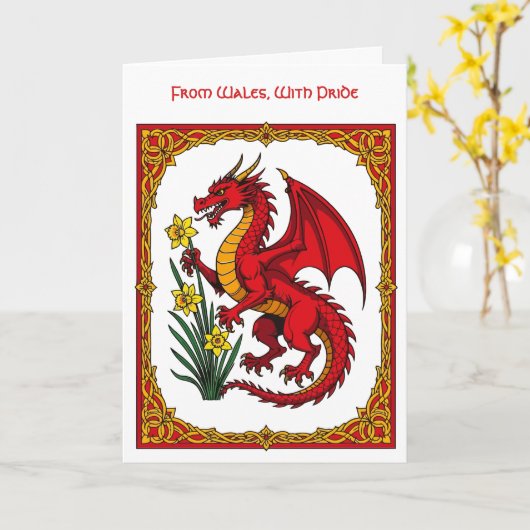 Celtic Red Dragon Holding a Daffodil カード (黄色い花)