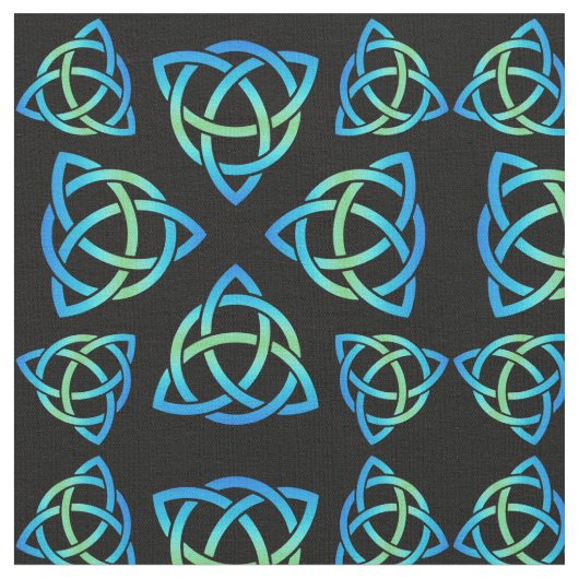 Celtic Triquetra Pattern BluesとGreen on Black ファブリック (クローズアップ)