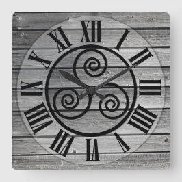 Centered Triskeionに古い木像、白 スクエア壁時計