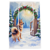 Central Asian Shepherd Snowy Gate Christmas Art ミディアムペーパーバッグ (裏面)