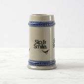 Ceramic Beer Stein – Sip & Smile Motivational Mug ビールジョッキ (中央)