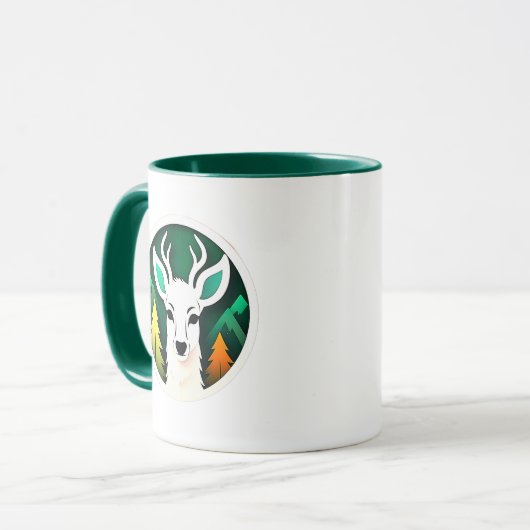 Cerf blanc stylisée sur fond d'une forêt. マグカップ (正面左)
