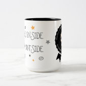 Certified Dead Inside – Funny Coffee Skull ツートーンマグカップ (中央)