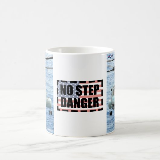 CH-46Eシーナイト – ステップリスクなし コーヒーマグカップ (中央)