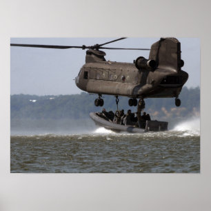 CH-47チヌックのボートの上昇 ポスター