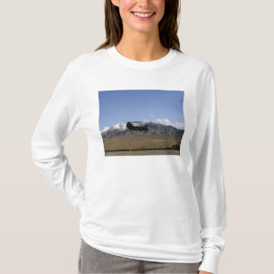 CH-47チヌックは出発します Tシャツ