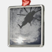 CH-53Eの低角度ビュー メタルオーナメント (左)