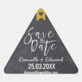 Chalkboardエレガントホワイト手書き日付を保存 三角形シール (正面)