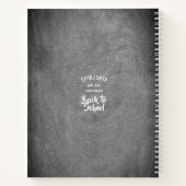 Chalkboardルック新学期ノートまたはテキスト ノートブック (裏面)