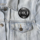 Chalkboard結婚の「Mr.」 缶バッジ (インサイチュ)
