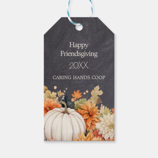 Chalkboard Fall Pumpkin Floral Friendsgiving Year ギフトタグ (正面)